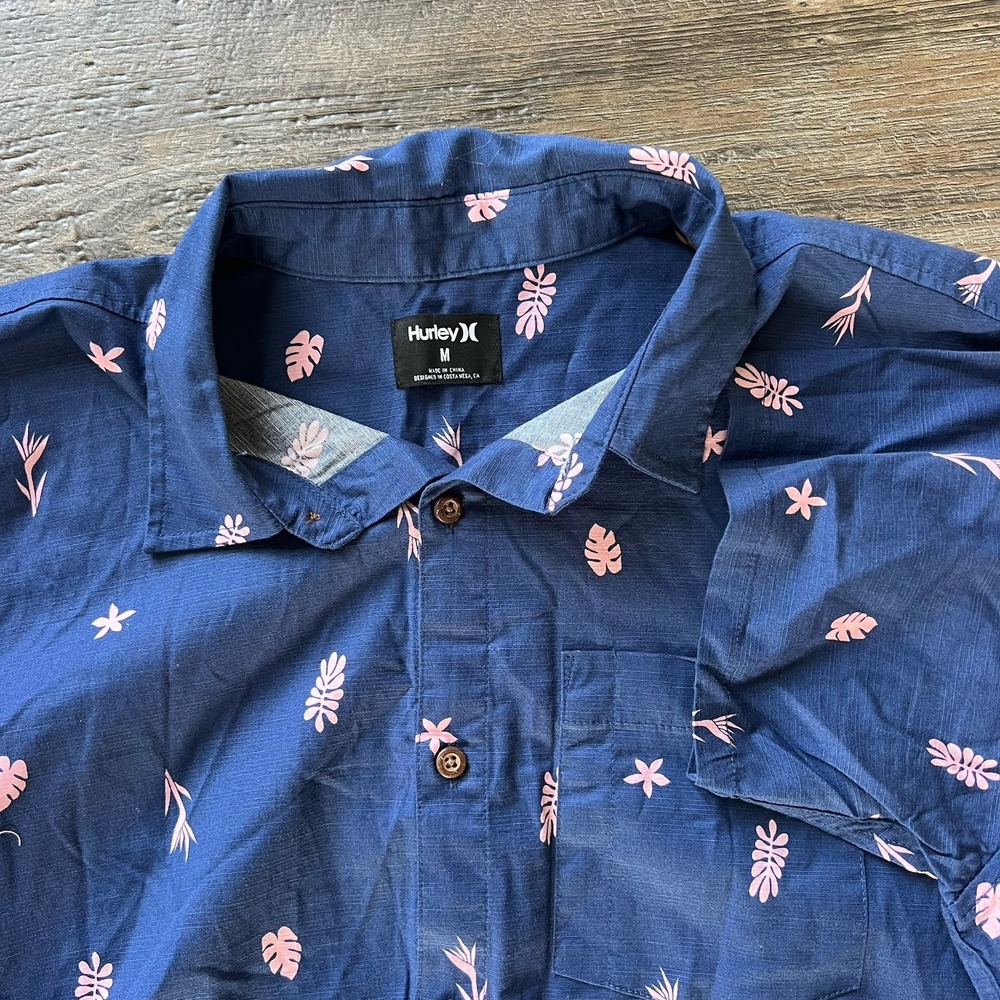 Hurley Navy Blue And Pink Leaf Button Up Short Size Medium Vacation Palm
